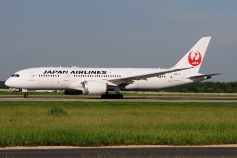 JA840J - 787-8 Dreamliner - Japan Airlines - DME - 03-06-2016