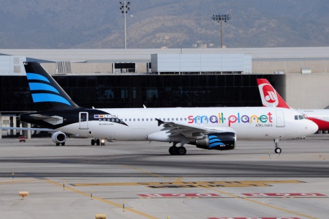 LY-ONJ - A320-214 - Small Planet Airlines - PMI - 30-08-2016