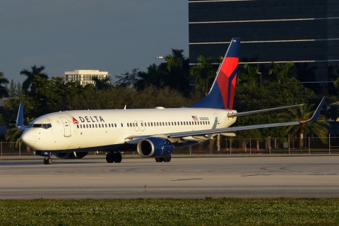 N380DA - 737-832(WL) - Delta Air Lines - MIA - 31-01-2016
