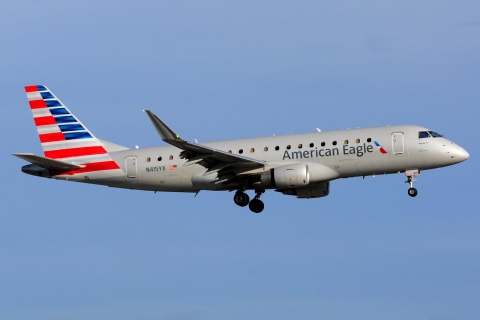 N415YX - ERJ-175LR (ERJ-170-200 LR) - American Eagle - MIA - 31-01-2016