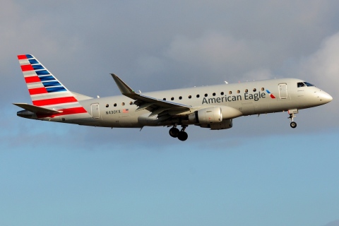 N430YX - ERJ-175-LR (ERJ-170-200 LR) - American Eagle - MIA - 02-02-2016
