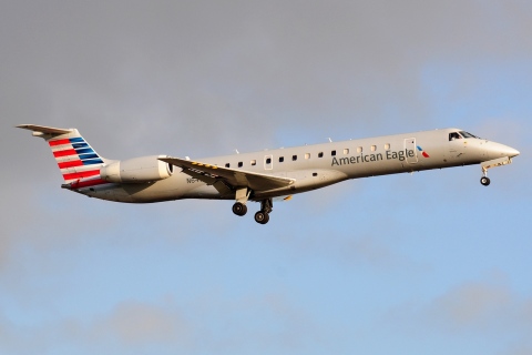 N647AE - ERJ-145LR - American Eagle - MIA - 02-02-2016