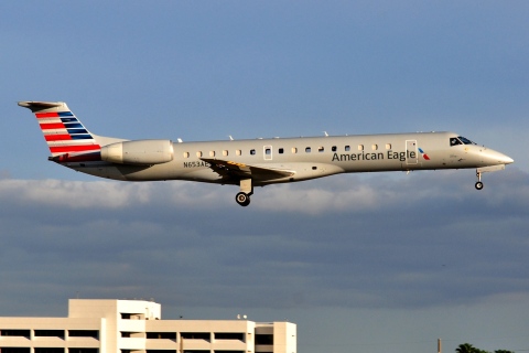 N653AE - ERJ-145LR - American Eagle - MIA - 31-01-2016