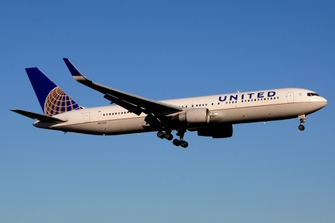 N668UA - 767-322(ER)(WL) - United Airlines - LIS - 21-06-2016