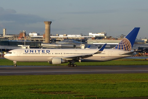 N676UA - 767-322(ER)(WL) - United Airlines - LHR - 23-04-2016