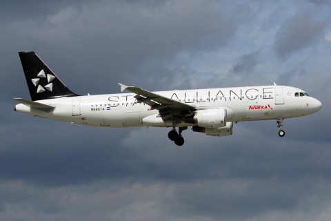 N686TA - A320-214 - Avianca El Salvador - MIA - 31-01-2016
