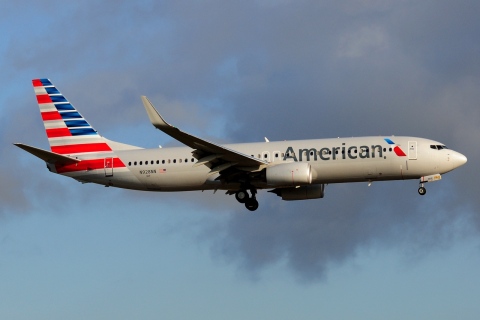 N928NN - 737-823(WL) - American Airlines - MIA - 02-02-2016