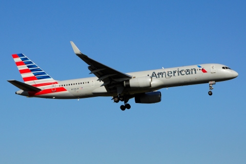 N938UW - 757-2B7(WL) - American Airlines - LIS - 22-06-2016