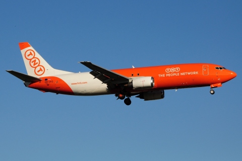 OE-IAG - 737-4Q8 - TNT Airways - LIS - 21-06-2016