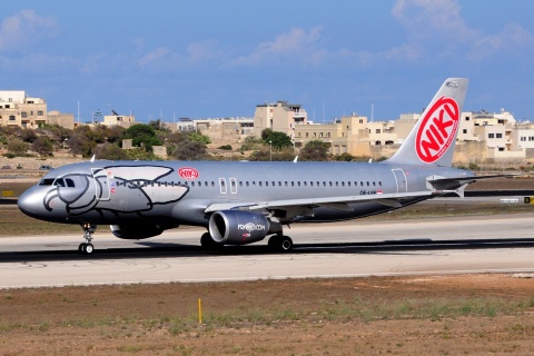 OE-LEE - A320-214 - Niki - MLA - 24-08-2016