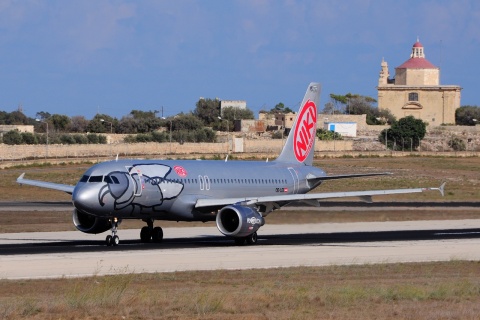 OE-LEE - A320-214 - Niki - MLA - 24-08-2016b