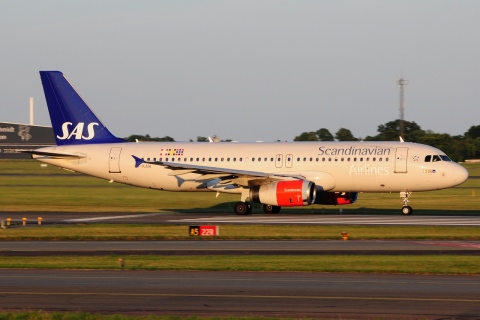 OY-KAW - A320-232 - SAS Scandinavian Airlines - CPH - 26-06-2016