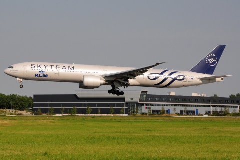 PH-BVD - 777-306(ER) - KLM Royal Dutch Airlines - AMS - 19-07-2016