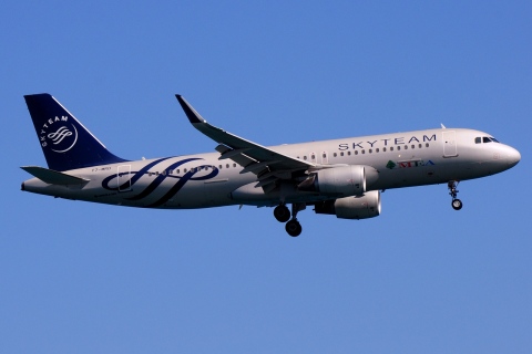 T7-MRD - A320-214(WL) - MEA _ Middle East Airlines - LCA - 19-08-2016