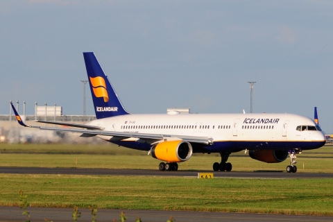 TF-ISK - 757-223(WL) - Icelandair - CPH - 26-06-2016