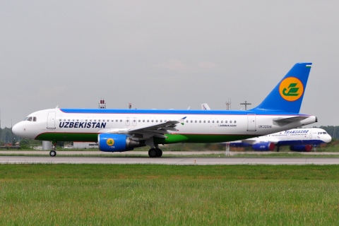UK32014 - A320-214 - Uzbekistan Airways - DME - 03-06-2016