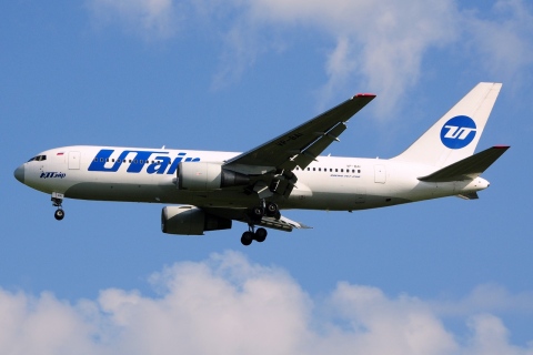VP-BAI - 767-224(ER) - UTAir Aviation - VKO - 04-06-2016