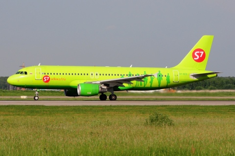 VP-BCS - A320-214 - S7 Airlines - DME - 03-06-2016b