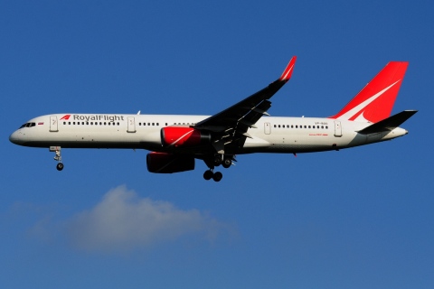 VP-BOO - 757-204(WL) - Royal Flight - BKK - 11-11-2016