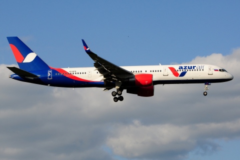 VP-BPB - 757-231(WL) - Azur Air - DME - 01-06-2016