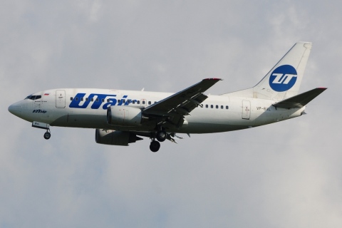 VP-BVL - 737-524 - UTAir Aviation - VKO - 04-06-2016