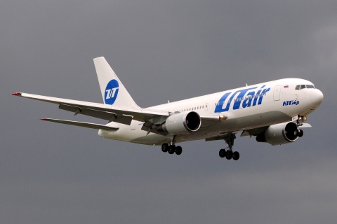 VQ-BAG - 767-224(ER) - UTAir Aviation - VKO - 06-06-2016