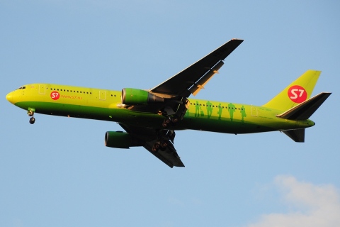 VQ-BBI - 767-328(ER) - S7 Airlines - DME - 01-06-2016