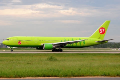 VQ-BBI - 767-328(ER) - S7 Airlines - DME - 04-06-2016