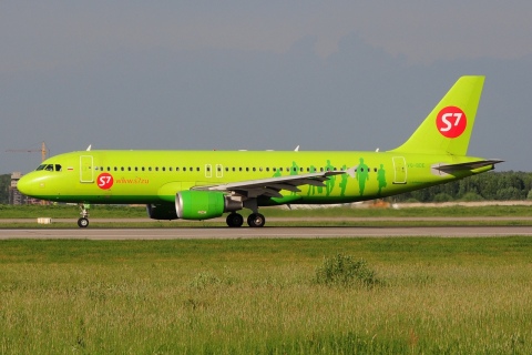 VQ-BDE - A320-214 - S7 Airlines - DME - 03-06-2016