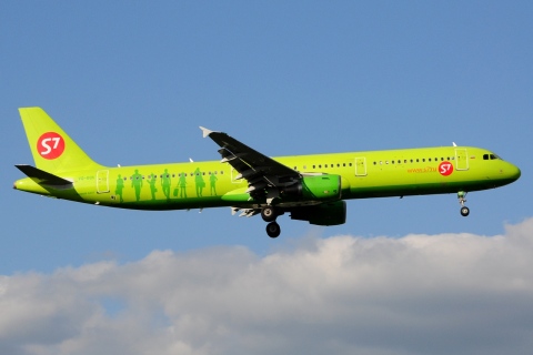 VQ-BQK - A321-211 - S7 Airlines - DME - 01-06-2016