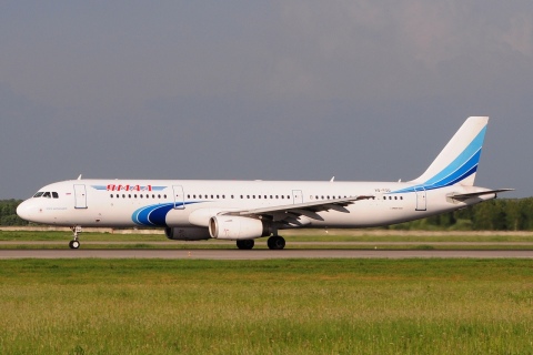 VQ-BSQ - A321-231 - Yamal Airlines - DME - 03-06-2016