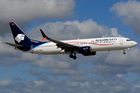 XA-AMU - 737-852(WL) - Aeromexico - MIA - 02-02-2016