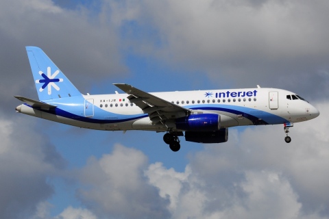 XA-IJR - Superjet 100-95B - Interjet - MIA - 02-02-2016