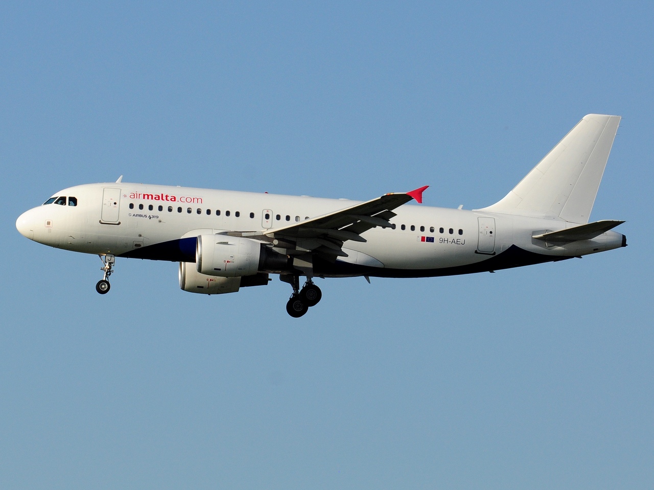 9H-AEJ - A319-111 - Air Malta - ORY - 15-10-2017