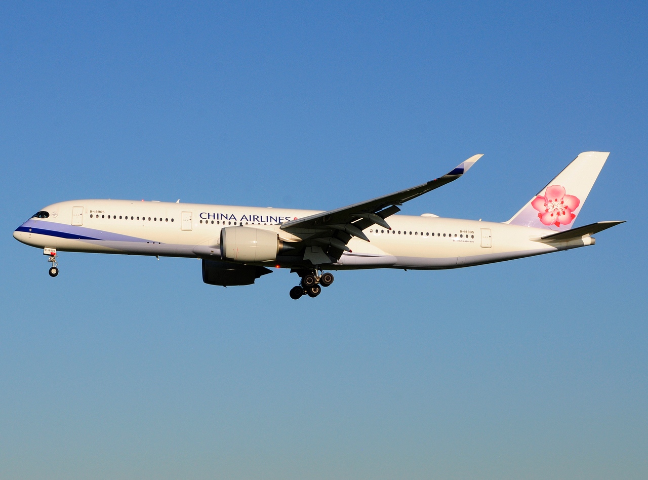 B-18905 - A350-941 - China Airlines - AMS - 27-05-2017
