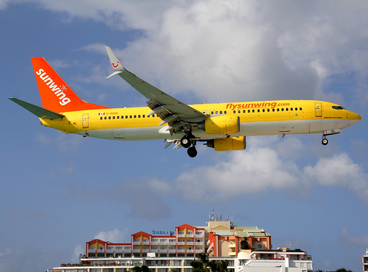 C-GUUL - 737-8K5(WL) - Sunwing Airlines - SXM - 03-02-2017