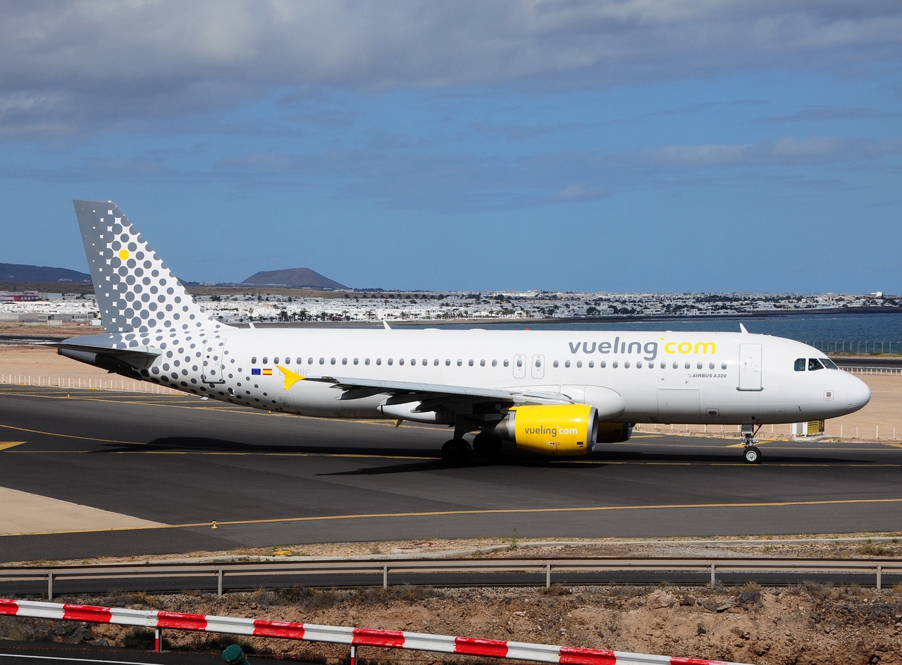 EC-MBF - A320-214 - Vueling - ACE - 24-03-2017