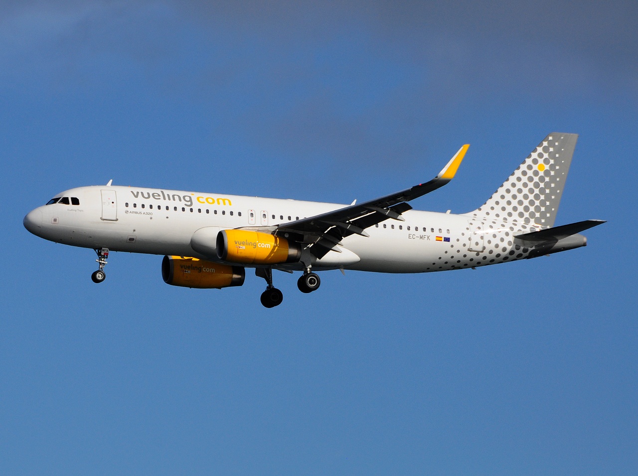 EC-MFK - A320-232(WL) - Vueling - ACE - 24-03-2017