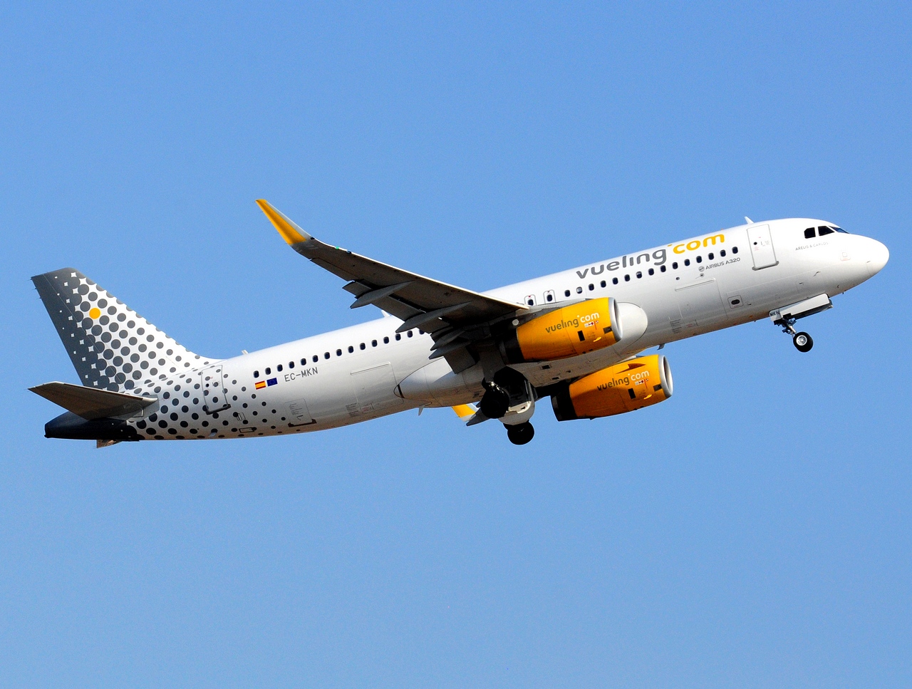 EC-MKN - A320-232(WL) - Vueling - CTA - 27-08-2017