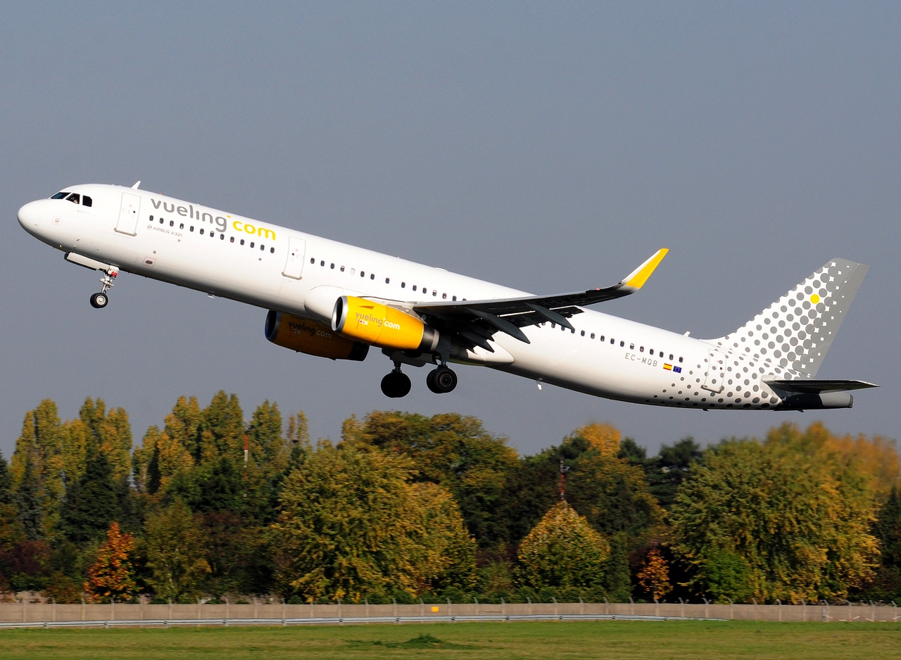 EC-MQB - A321-231(WL) - Vueling - ORY - 15-10-2017