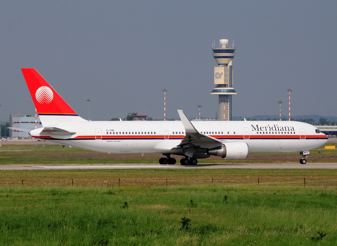 EI-FMR - 767-304(ER)(WL) - Meridiana - MXP - 11-06-2017b