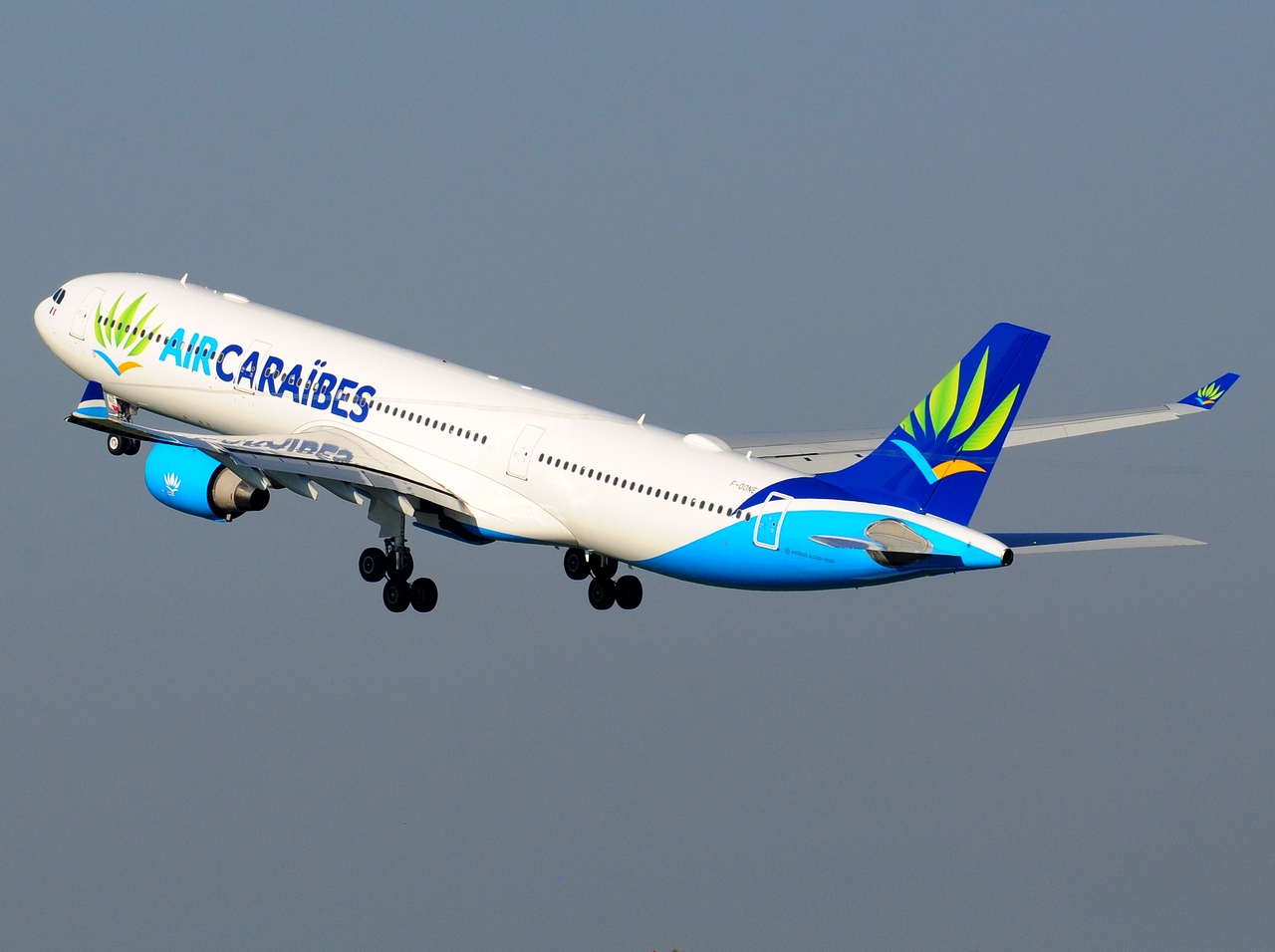 F-OONE - A330-323 - Air Caraibes - ORY - 15-10-2017b