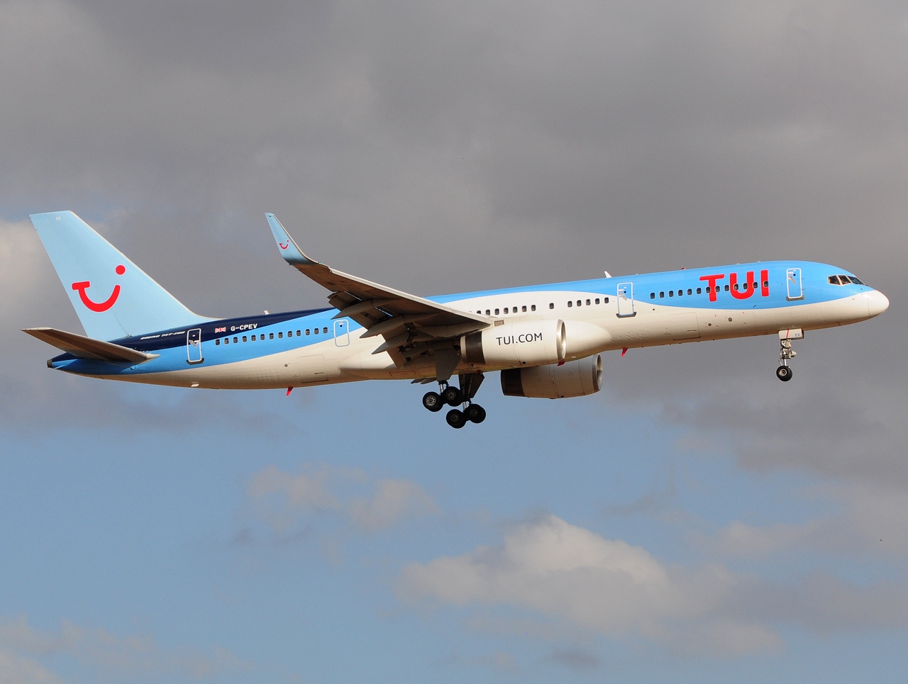 G-CPEV - 757-236(WL) - TUI Airways - PMI - 25-07-2017