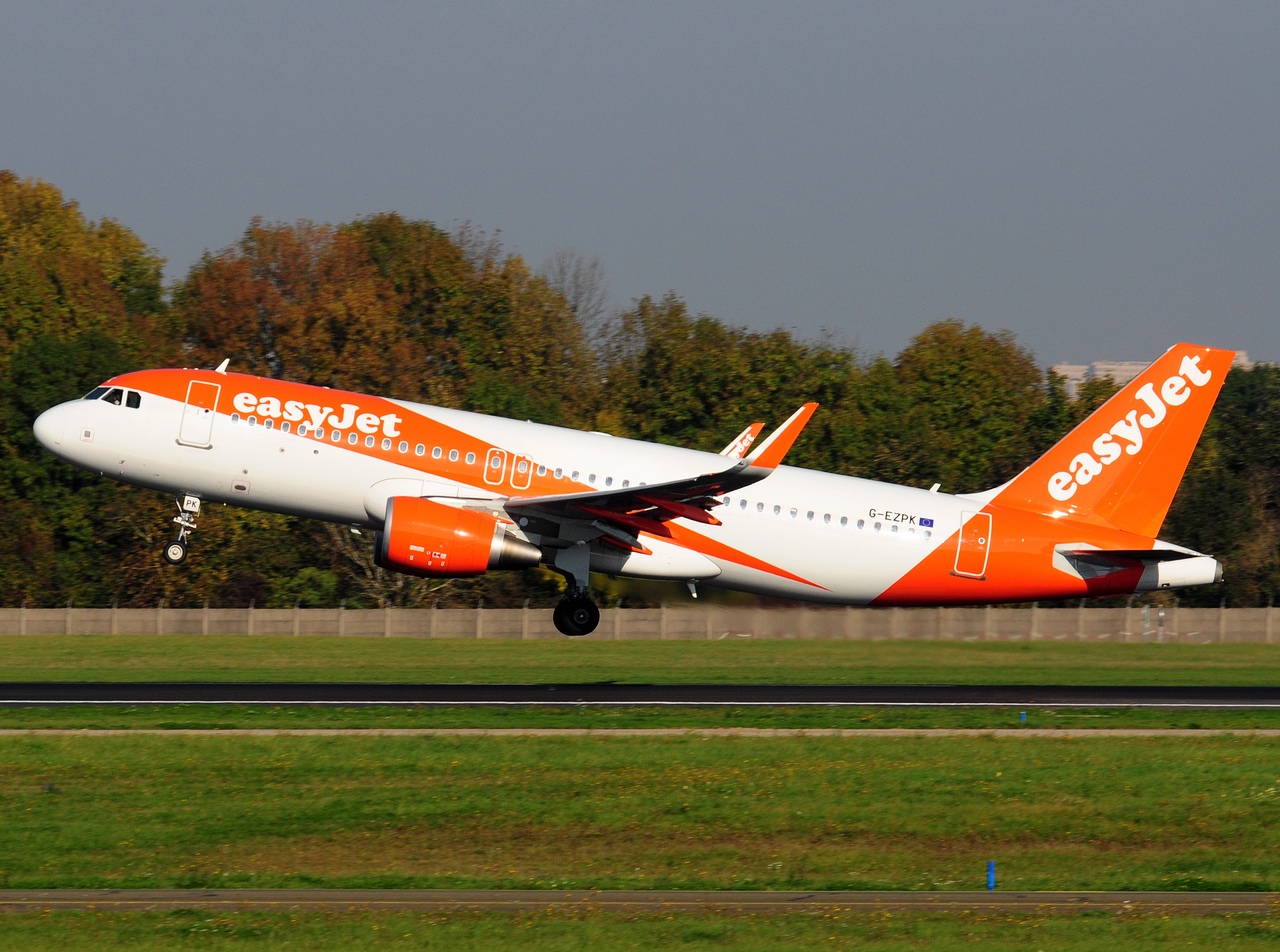 G-EZPK - A320-214(WL) - easyJet - ORY - 15-10-2017
