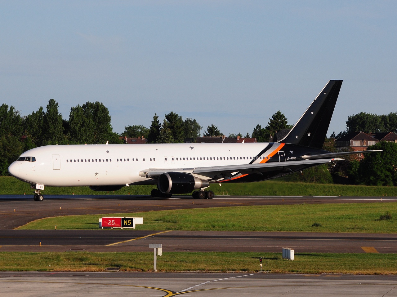 G-POWD - 767-36N(ER) - Titan Airways - CRL - 21-05-2017