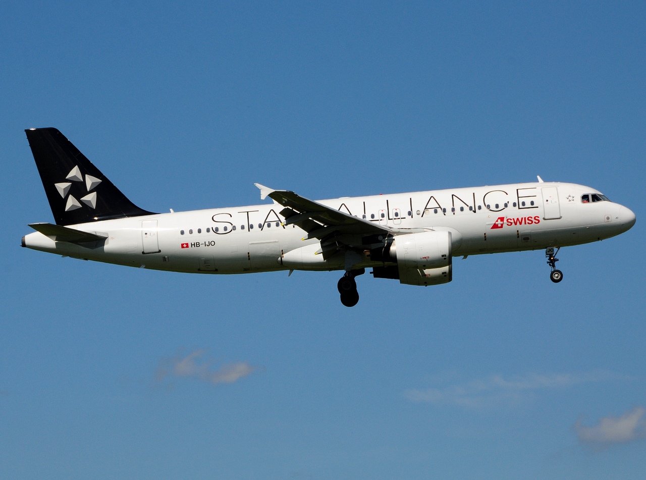 HB-IJO - A320-214 - Swiss - ZRH - 10-06-2017