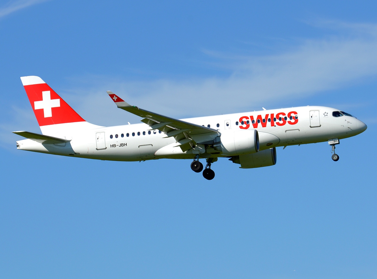 HB-JBH - A220-100 - Swiss - ZRH - 10-06-2017