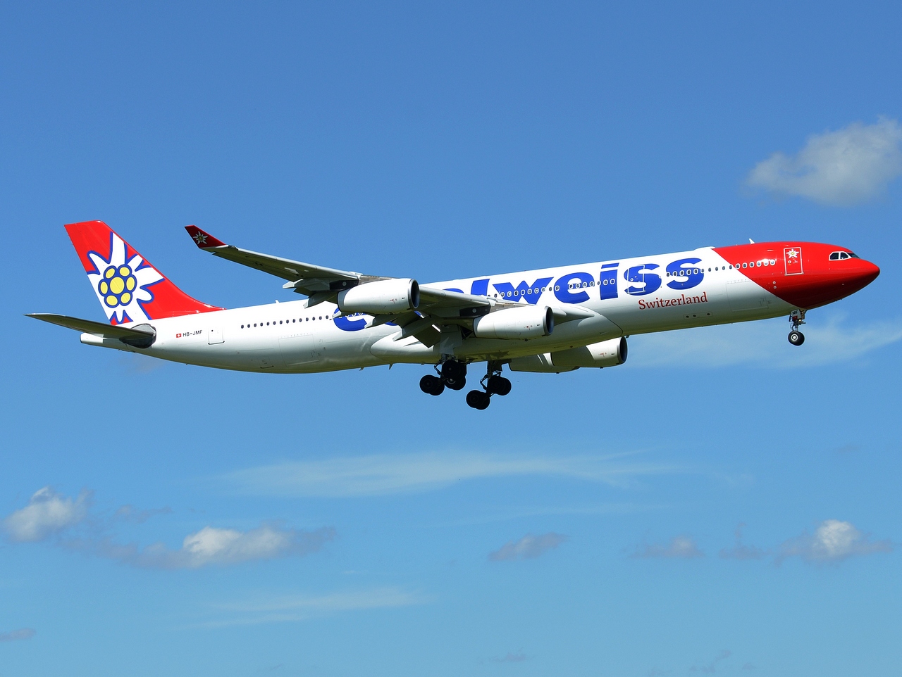 HB-JMF - A340-313 - Edelweiss Air - ZRH - 10-06-2017