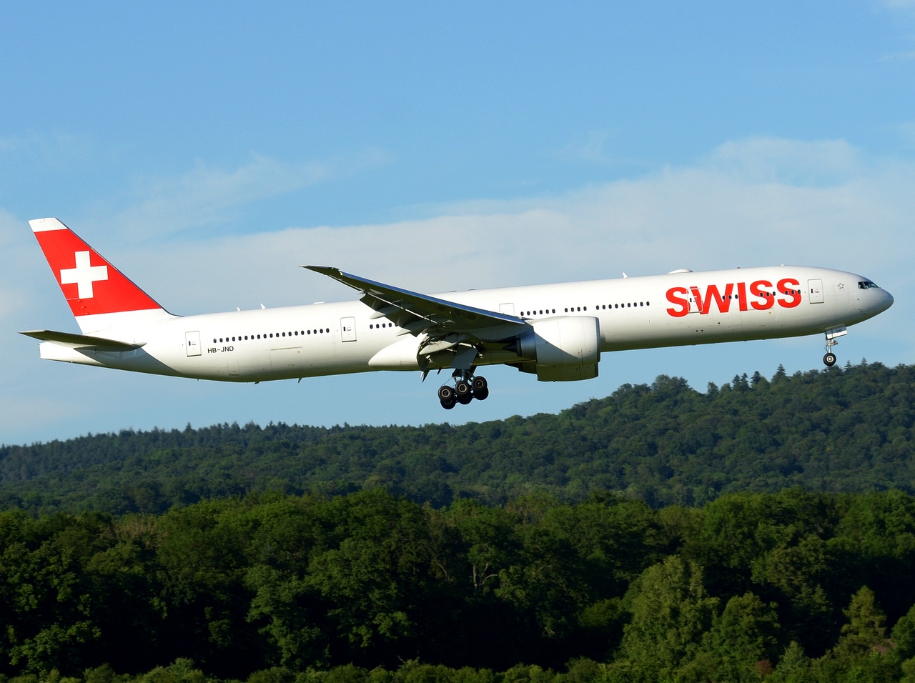 HB-JND - 777-3DE(ER) - Swiss - ZRH - 10-06-2017