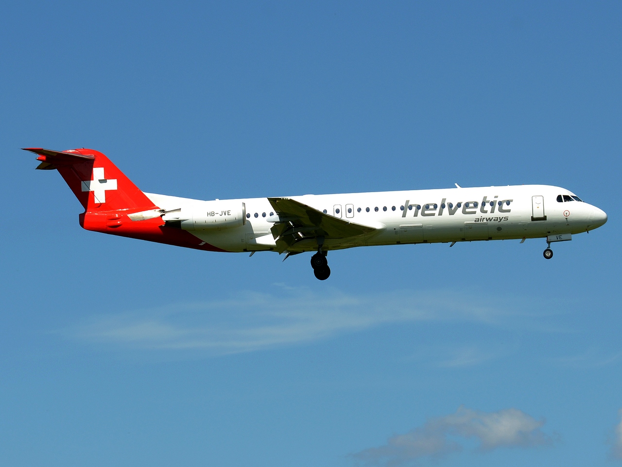 HB-JVE - Fokker 100 - Helvetic Airways - ZRH - 10-06-2017